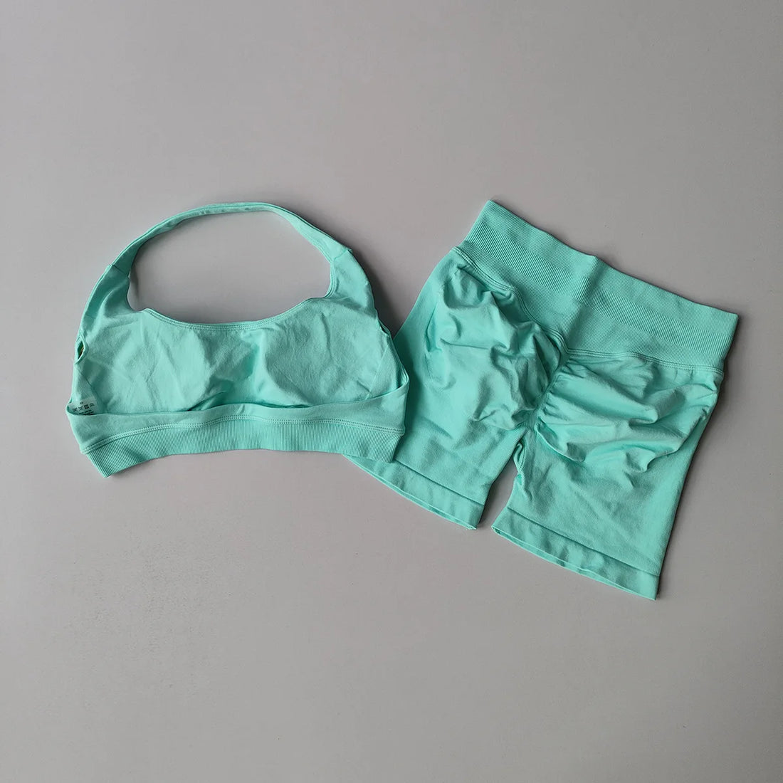 Women’s Seamless Yoga Set – Sports Bra & Shorts Gym Outfit