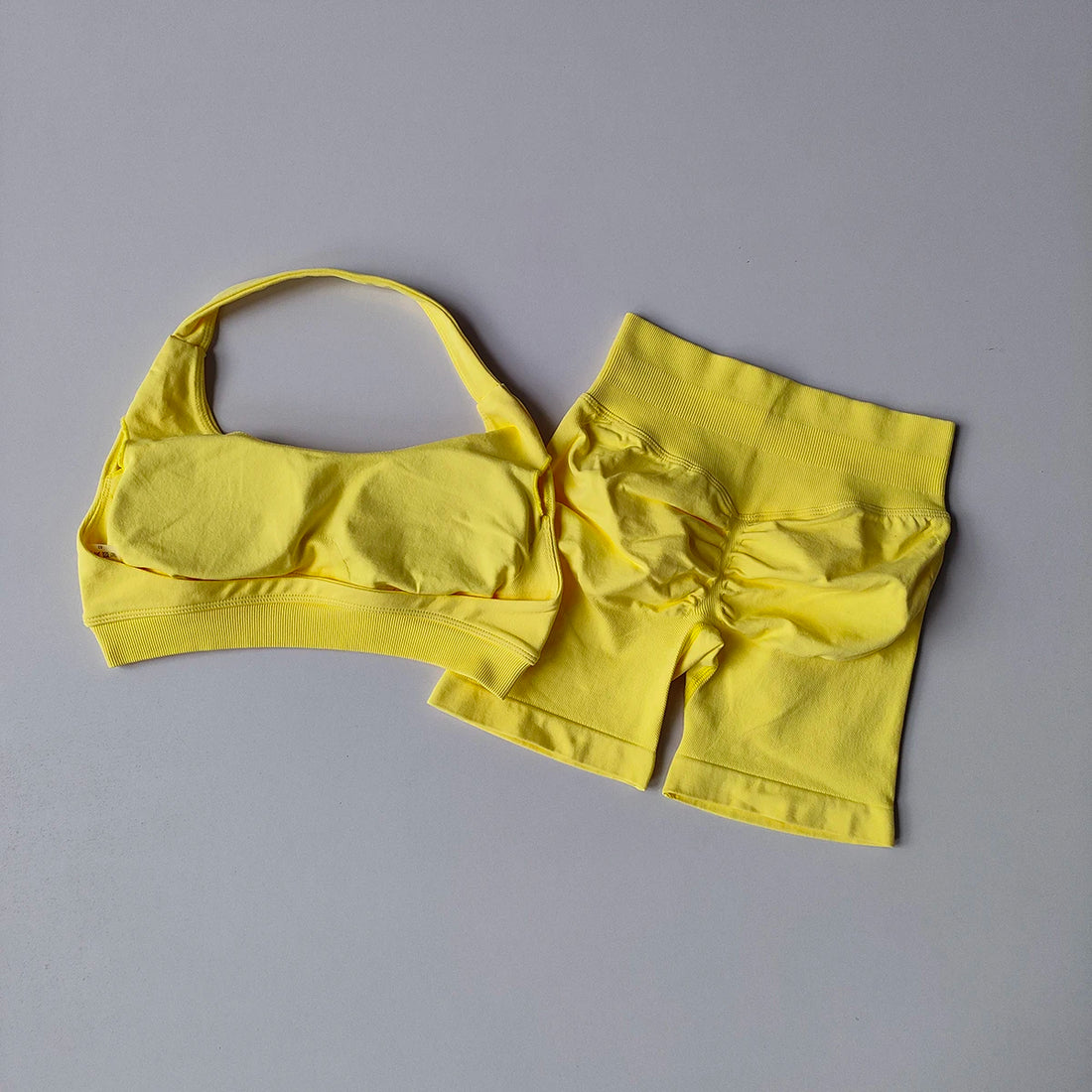 Women’s Seamless Yoga Set – Sports Bra & Shorts Gym Outfit